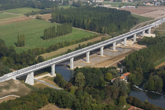 Viaduc de la Charente Nord − LGV Sud-Europe-Atlantique