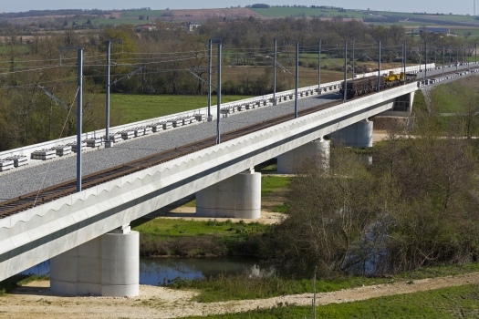 Viaduc de la Charente Médiane − TGV South-Europe-Atlantic