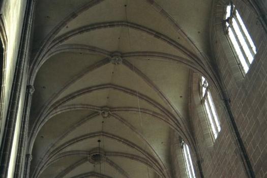 Voûte de la nave principale. Eglise Saint Laurent à Nuremberg, Allemagne