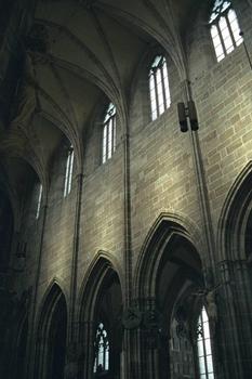 Mur et fenêtres de l'Eglise Saint Laurent à Nuremberg, Allemagne