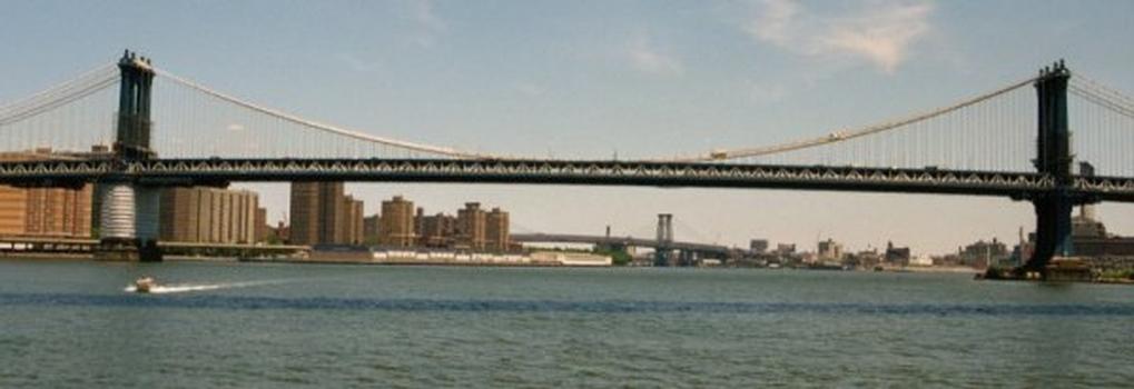 Manhattan Bridge in New York City, New York (USA)
