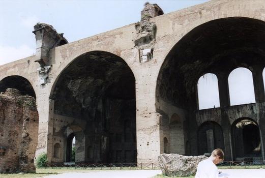 Ruinen der Maxentius-Basilika