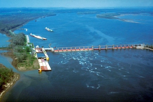 Mississippi River Lock & Dam No. 25