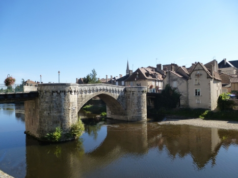 Vieux pont de Montmorillon