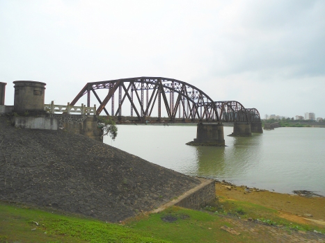 Pont en fer sur le Nandu