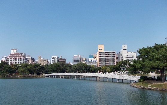 Seebrücke im Ohori-Park