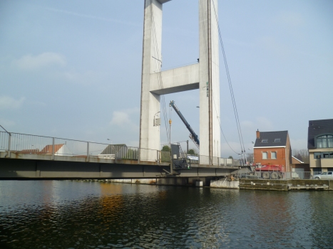 Le pont de Humbeek après avoir été heurté par un bateau le 17 janvier 2019.