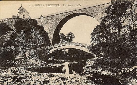 Alte Curebrücke Pierre-Perthuis