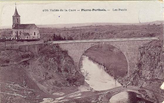 Vieux pont de Pierre-Perthuis
