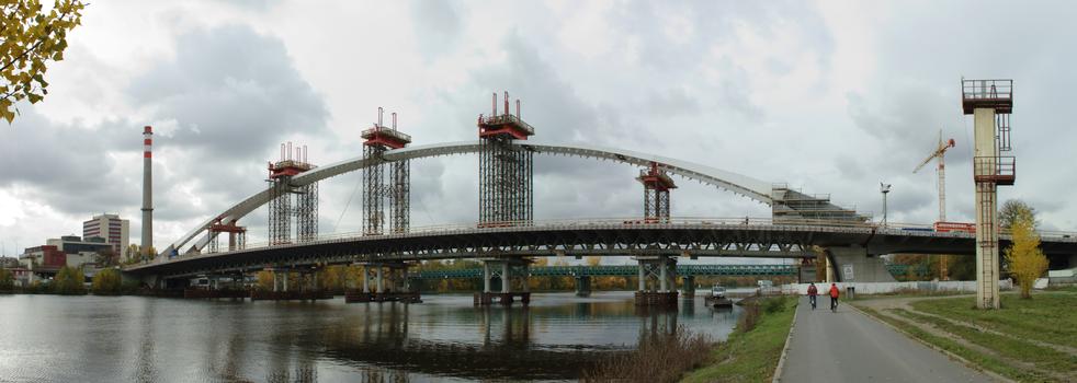 Trója-Straßenbrücke