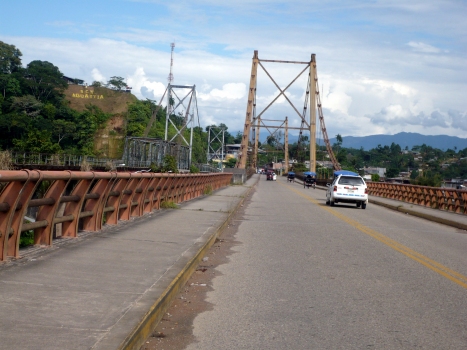 Nouveau pont suspendu d'Aguaytia