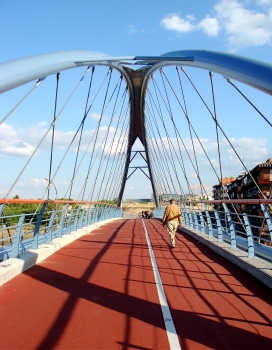 Geh- und Radwegbrücke über die N-II
