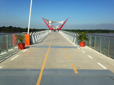 Brücke zur Insel Santay (I)