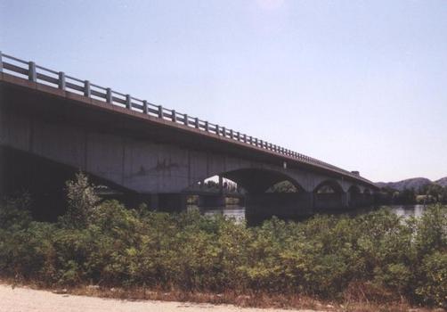 Autobahnviadukt bei Roquemaure