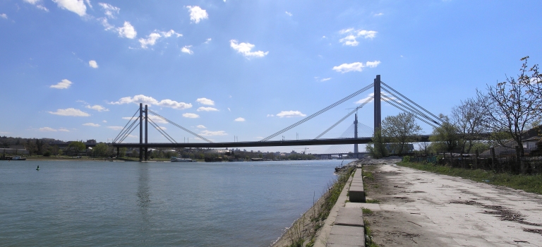 Nouveau pont-rail sur le Sava