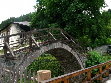 Pont de Chiroka Laka