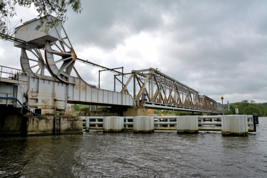 Eisenbahnbrücke Podjuchy