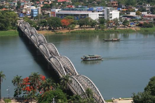 Truong-Tien-Brücke