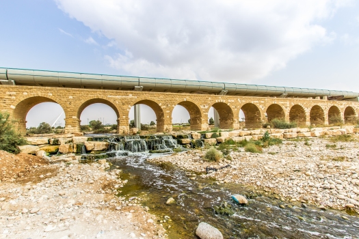 Vieux Pont sur la vallée de Beer-Sheva
