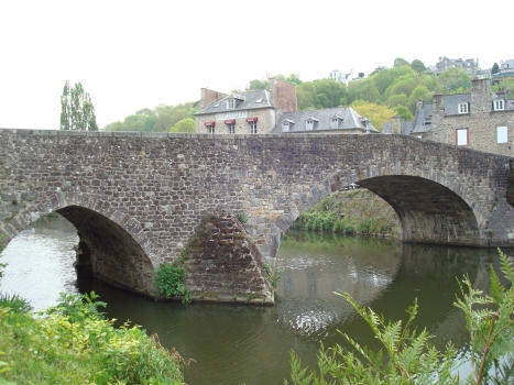 Vieux pont de Dinan