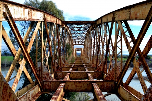 Puente ferroviario de Perquilauquén