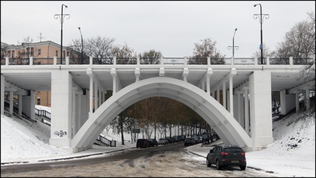 Vozdvizhensky Bridge