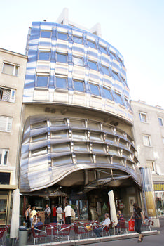 Former bank builidng on Favoritenstrasse, Vienna