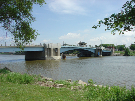 Lafayette Avenue Bridge (East)
