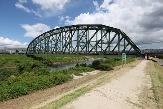 Pont ferroviaire sur le Yodogawa