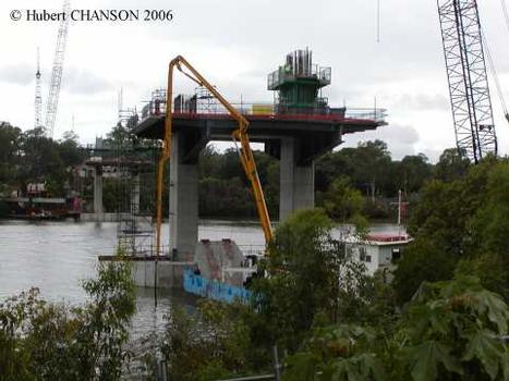 Eleanor Schonell Bridge, Brisbane:Construction of the bridge piers on 19 Jan. 2006, viewed from left bank