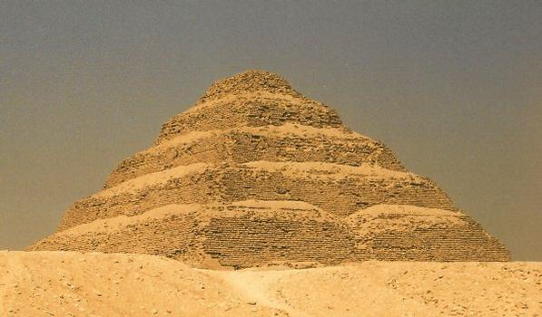 Djoser-Stufenpyramide in Saqqara