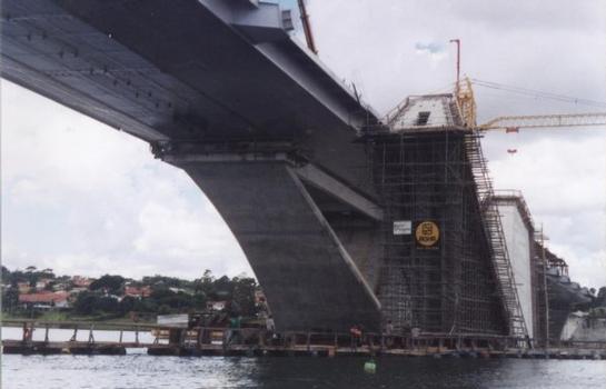 Mosteiro Bridge under construction