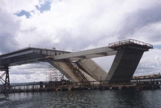 Mosteiro Bridge under construction