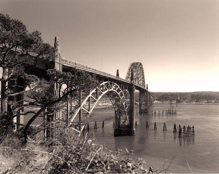 Yaquina Bay Bridge.
Courtesy of Oregon Department of Transportation