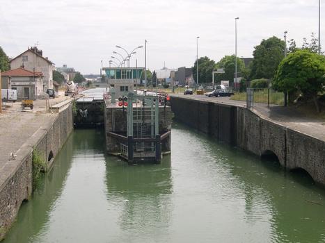 Kanal Saint-Denis in Saint-DenisSchleuse