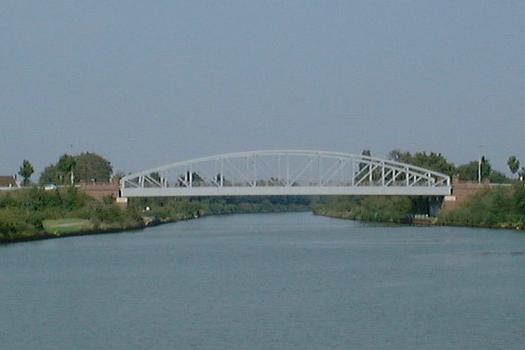 bridge crossing the Mittellandkanal west of Hanover