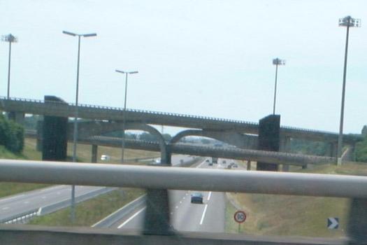 Brücke im Autobahnkreuz in Sausheim, Frankreich