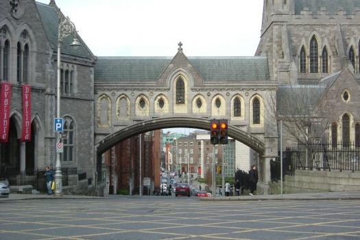Brücke über die Winetavern Street in Dublin. Verbinte die Christ Church Kathedrale mit der Dvblinia