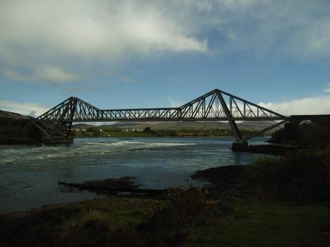 Connel Bridge: Connel Bridge spanning the Falls of Lora, caused by a rockbank almost damming the tidal currents in and out of Lock Etive at this narrow passage