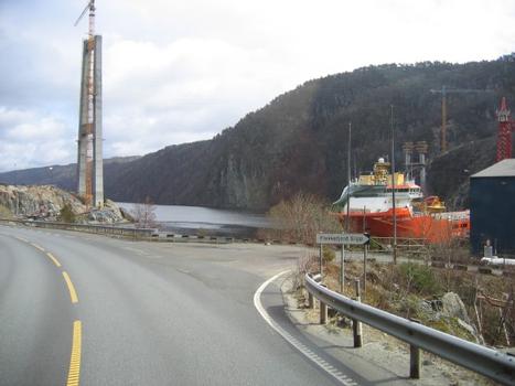 Brücke im Bau über den Fedafjord, in der Gegend von Feda, Leirvik, Liknes in Vest-Agder, Norwegen