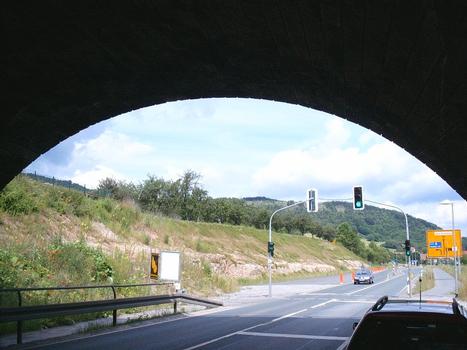 Autobahn A4 – Saaletalbrücke, Jena – Bundesstraße B88 unter der Westseite