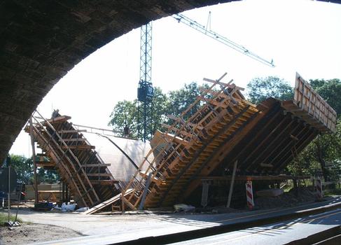 Autobahn A4 – Saaletalbrücke, Jena – Westliche Brückenseite der neuen Brücke