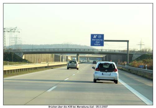 Brücke über die Autobahn A38 bei Merseburg-Süd