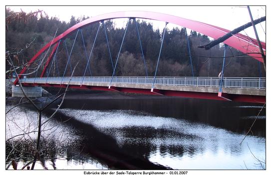 Brücke über den Stausee