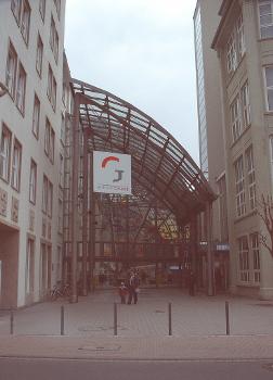 Goethegalerie, Jena. Eingang Carl-Zeiss-Platz