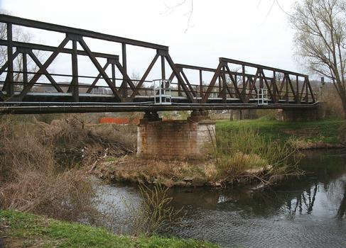 Pont ferroviaire de Naumburg-Rossbach sur la Saale