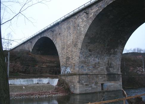 Saalebrücke, Jena. westliche Brückenseite, Bögen über die Saale und die Bahnlinie Leipzig - Nürnberg