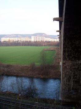 Saaletalbrücke, Jena – Nordseite der alten Brücke mit Blick auf die Saale