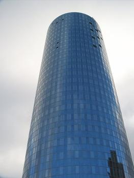 Intershoptower, im oberen Teil des Turmes sind die Stellen zu sehen, wo die Scheiben der Außenfassade zum Überprüfen der selben entfernt wurden