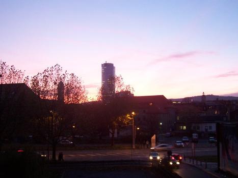 Sonnenuntergang hinter dem Intershoptower